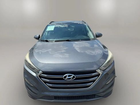 Used 2016 Hyundai Tucson Limited w/ Option Group 03 FWD image 3