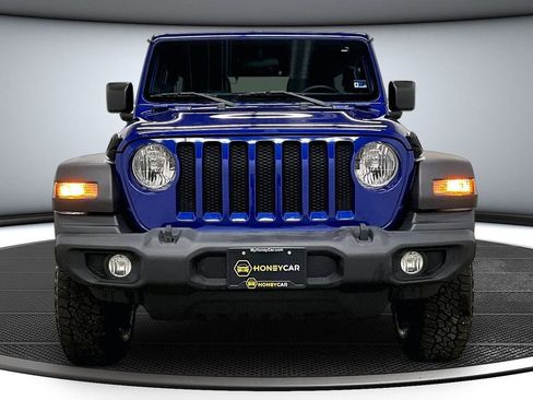 Used 2018 Jeep Wrangler Unlimited Sport S AWD/4WD image 2