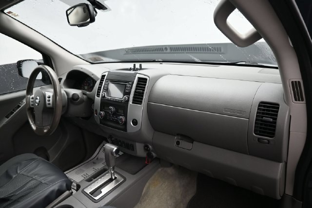 Used 2017 Nissan Frontier SV w/ SV Value Truck Package AWD/4WD image 8