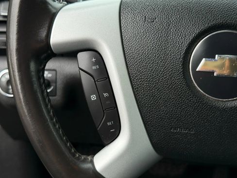 Used 2009 Chevrolet Traverse LT image 38