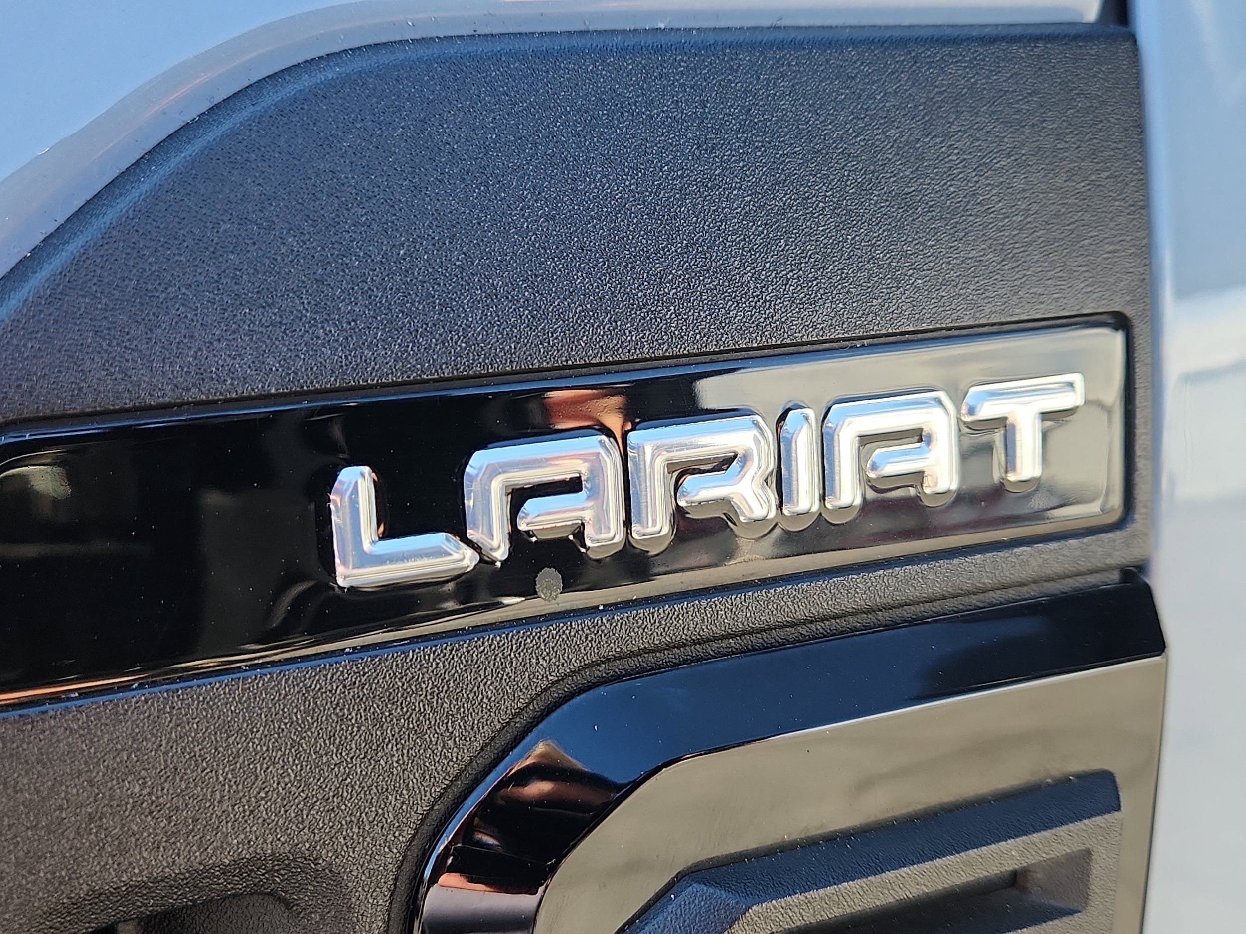 Used 2024 Ford F350 Lariat w/ Lariat Ultimate Package AWD/4WD image 6