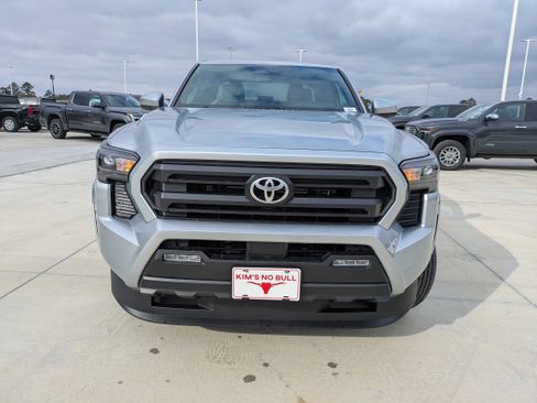 New 2026 Toyota Tacoma SR5 image 2