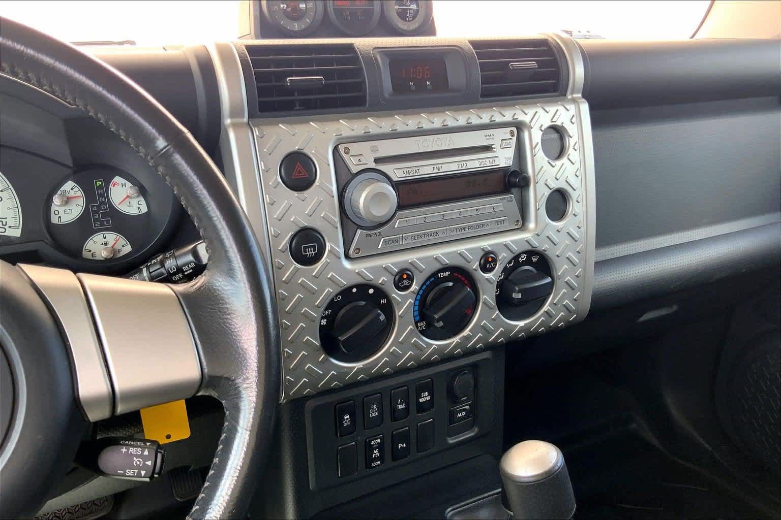 Used 2010 Toyota FJ Cruiser 4WD w/ Upgrade Pkg 2 image 15
