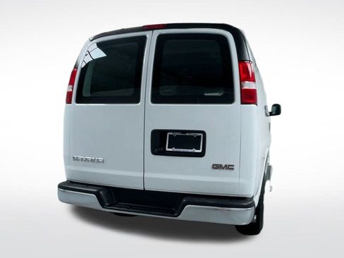 Used 2024 GMC Savana 2500 w/ Driver Convenience Package image 8