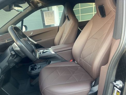 Used 2023 BMW iX xDrive50 image 13