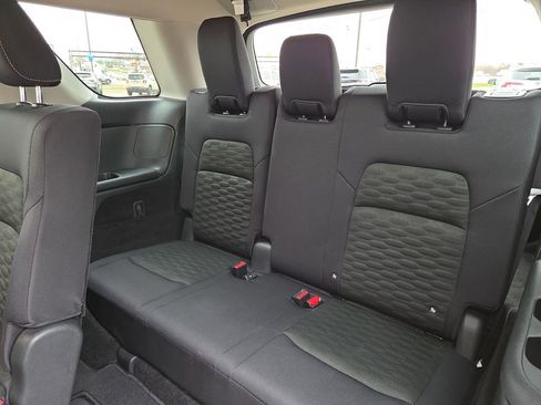 Used 2024 Nissan Pathfinder S image 29