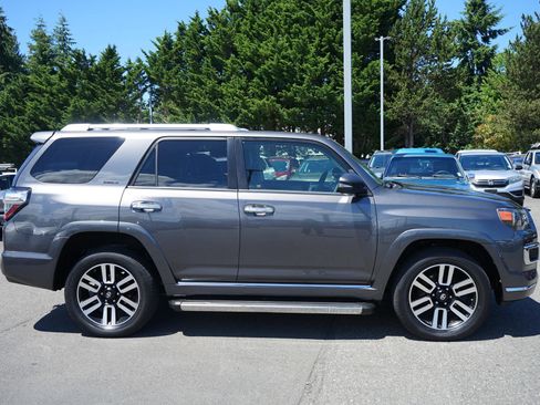 Used 2015 Toyota 4Runner Limited AWD/4WD image 6