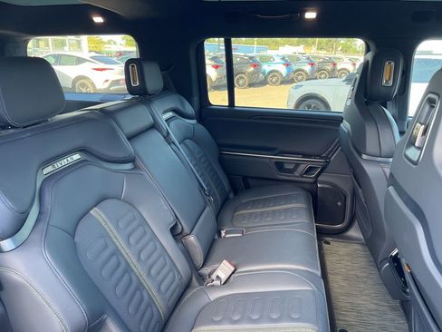 Used 2023 Rivian R1S Launch Edition image 25