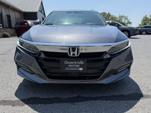 Used 2018 Honda Accord Touring image 9