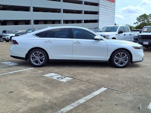 Used 2024 Honda Accord EX image 28