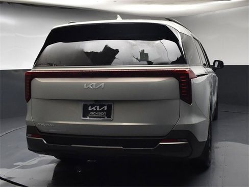Certified 2025 Kia Carnival SX Prestige image 7