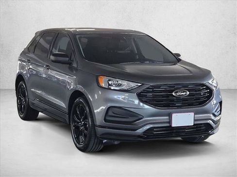 Used 2022 Ford Edge SE w/ Black Appearance Package AWD/4WD image 3