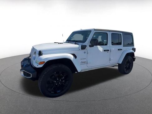Used 2023 Jeep Wrangler Unlimited Sahara AWD/4WD image 8