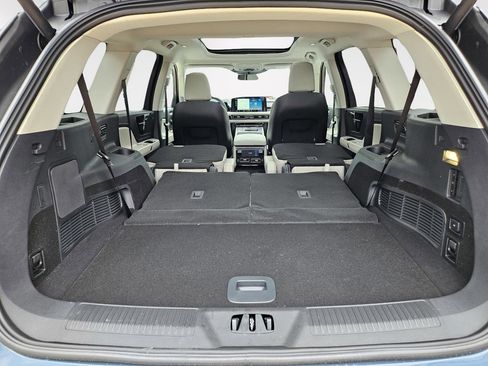 New 2026 Lincoln Aviator AWD image 30