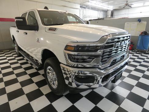 Used 2025 RAM 2500 Tradesman AWD/4WD image 4