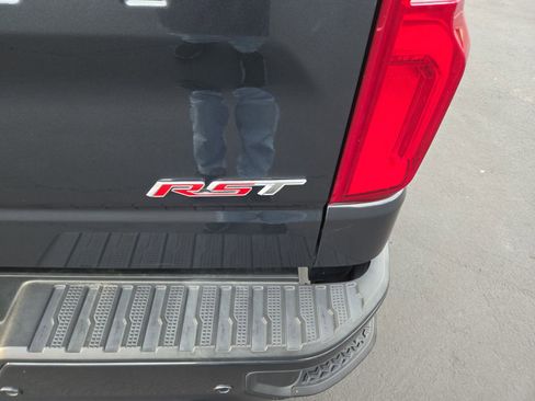 Used 2019 Chevrolet Silverado 1500 RST image 11