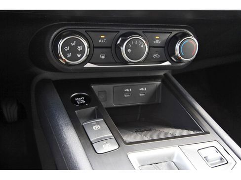 Certified 2025 Nissan Kicks SV FWD image 24