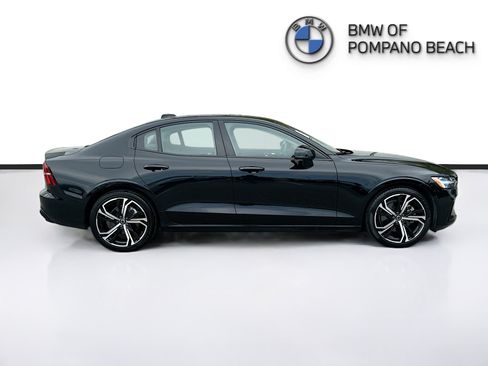 Used 2024 Volvo S60 B5 Core FWD image 8