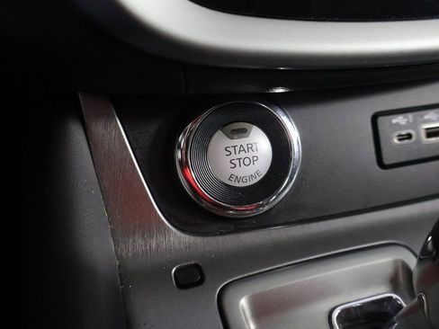 Used 2019 Nissan Murano S image 38