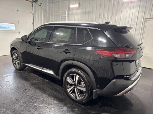 Used 2021 Nissan Rogue Platinum AWD/4WD image 2