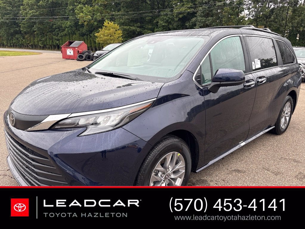 Used 2026 Toyota Sienna XLE AWD/4WD image 1