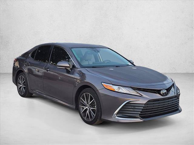 Used 2024 Toyota Camry XLE FWD image 3