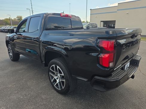 Used 2023 Chevrolet Colorado Z71 w/ Z71 Convenience Package 2 AWD/4WD image 5