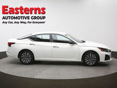 Used 2025 Nissan Altima 2.5 SV image 45