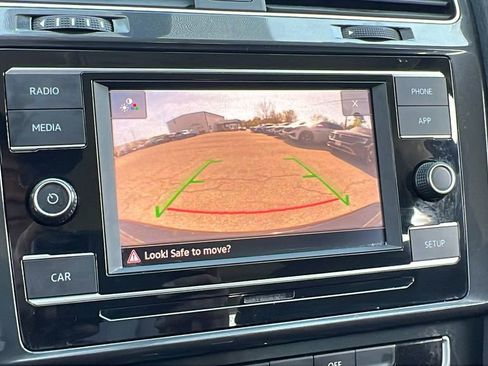 Used 2018 Volkswagen Golf SE FWD image 30