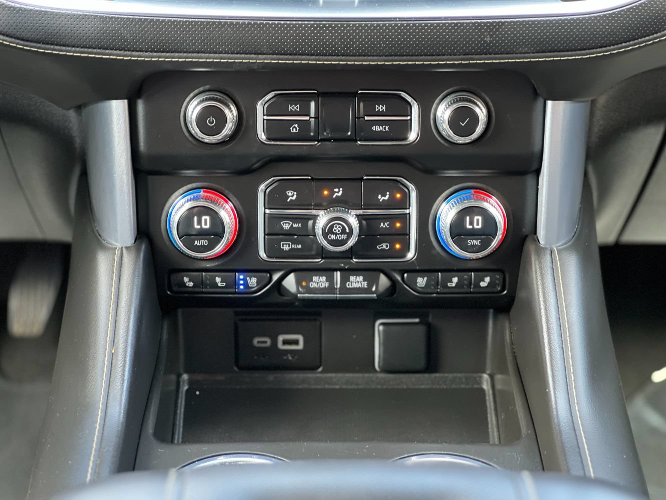 Used 2023 GMC Yukon SLT w/ Max Trailering Package AWD/4WD image 18