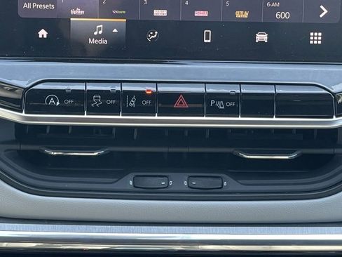 Used 2024 Jeep Compass Limited image 30