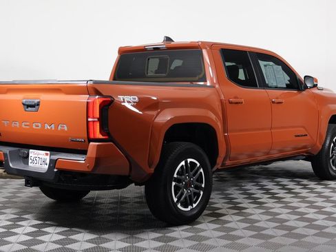 Used 2025 Toyota Tacoma TRD Sport w/ TRD Sport Upgrade Package AWD/4WD image 4