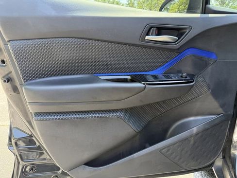 Used 2021 Toyota C-HR XLE FWD image 9