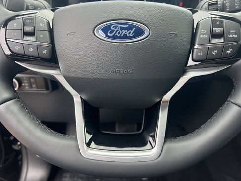 New 2026 Ford Explorer Platinum RWD image 9