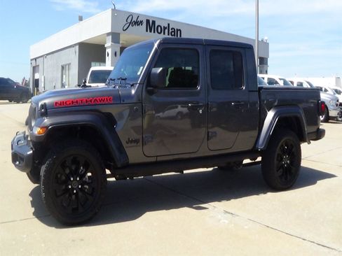 Certified 2024 Jeep Gladiator Sport AWD/4WD image 1