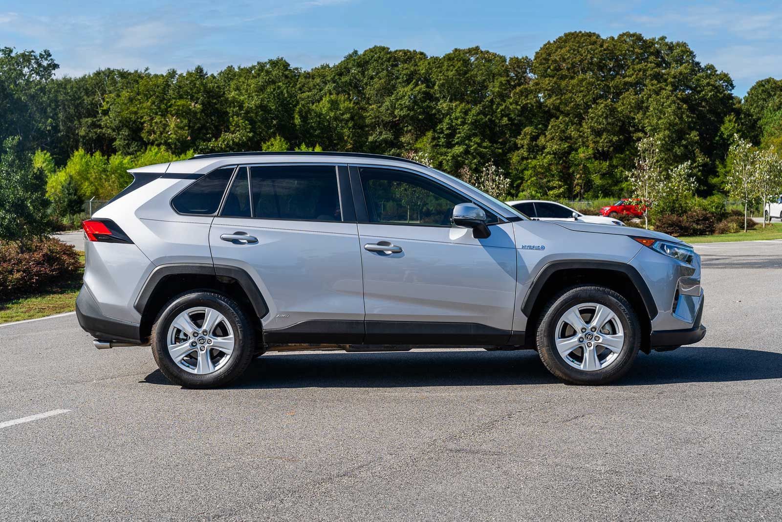 Used 2020 Toyota RAV4 XLE w/ Convenience Package AWD/4WD image 8