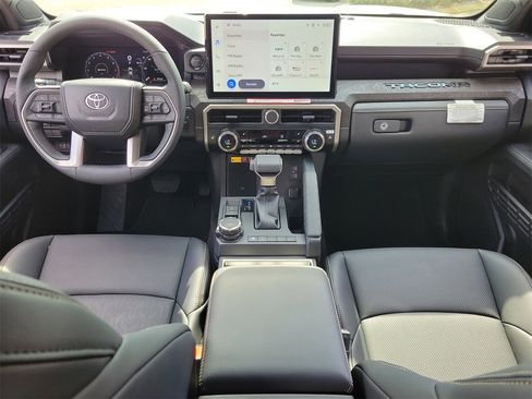 Used 2025 Toyota Tacoma Limited image 11
