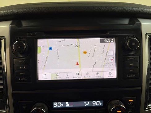 Used 2019 Nissan Titan SV w/ SV Convenience Package image 24