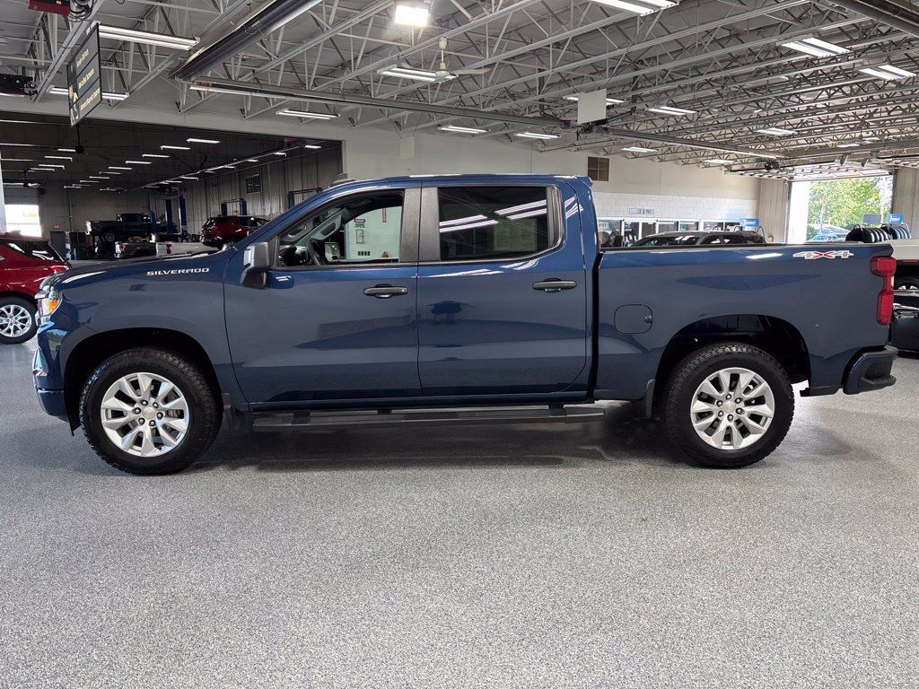 Used 2022 Chevrolet Silverado 1500 Custom AWD/4WD image 4