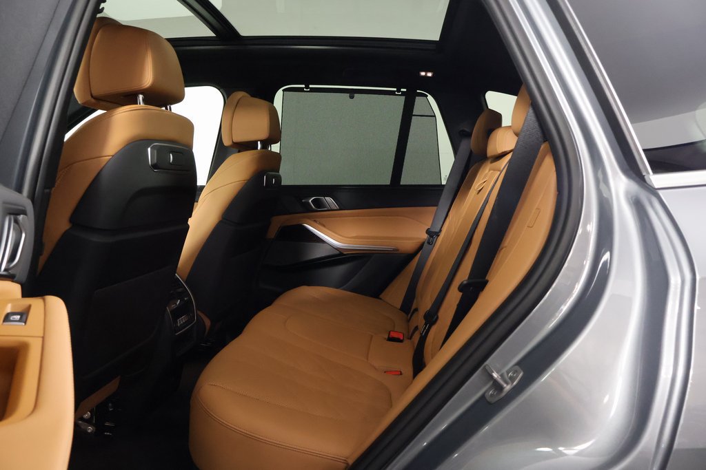 Certified 2026 BMW X5 sDrive40i w/ Climate Comfort Package RWD image 11