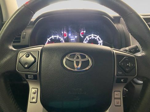 Used 2020 Toyota 4Runner SR5 AWD/4WD image 14