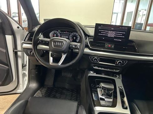 Certified 2025 Audi Q5 2.0T Premium w/ Convenience Plus Package image 13