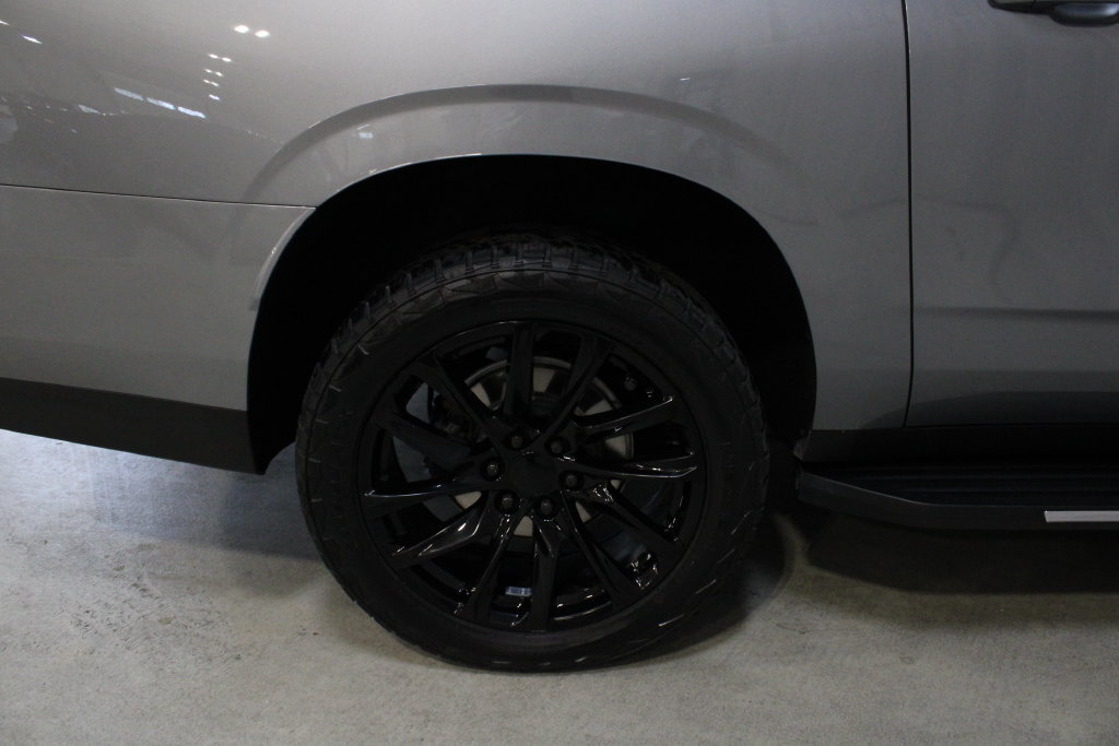 Used 2023 Chevrolet Suburban LT w/ LT Signature Package AWD/4WD image 26