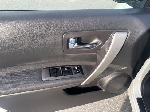 Used 2010 Nissan Rogue S image 10