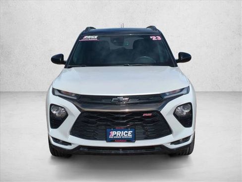 Used 2023 Chevrolet TrailBlazer RS w/ Sun and Liftgate Package image 2