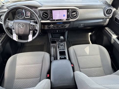 Used 2021 Toyota Tacoma SR5 AWD/4WD image 13