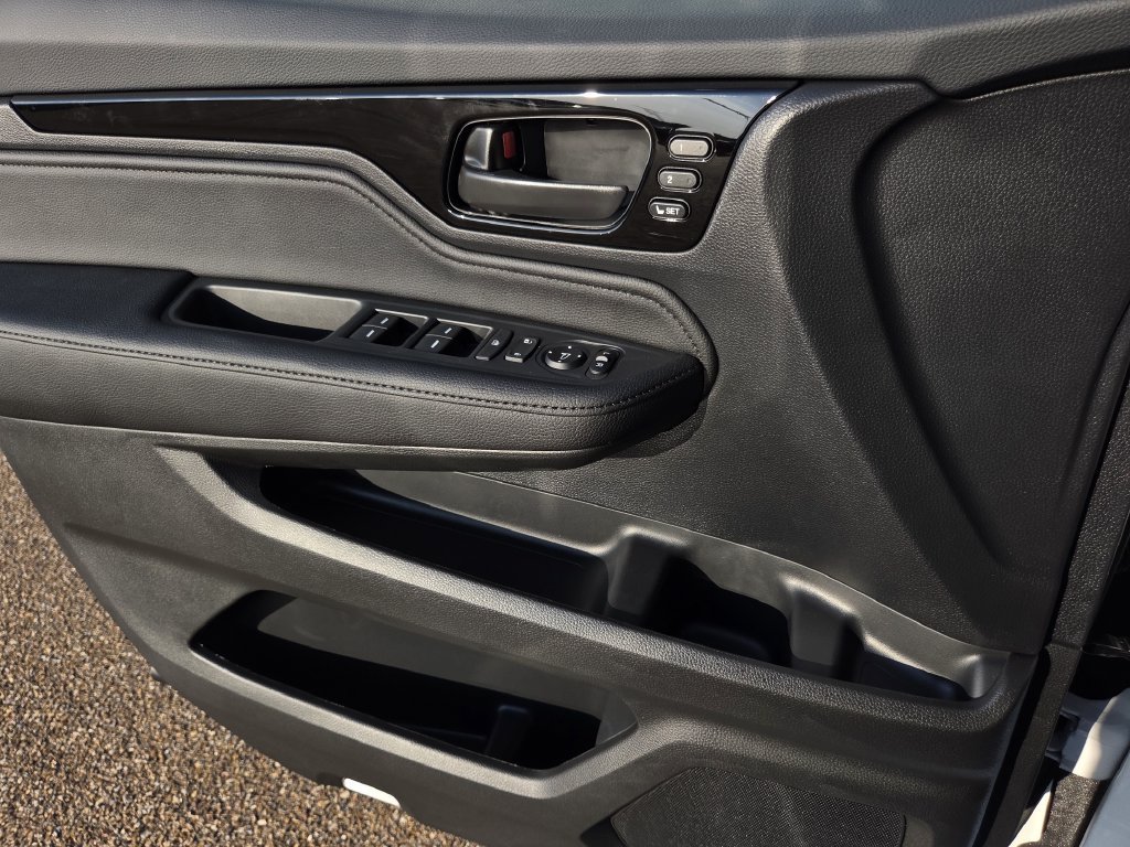 New 2026 Honda Odyssey Touring image 17