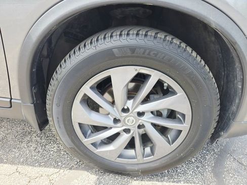 Used 2016 Nissan Rogue SL w/ SL Premium Package image 39