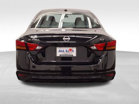 Used 2024 Nissan Altima 2.5 SV image 7