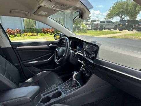 Used 2024 Volkswagen Jetta SE FWD image 11